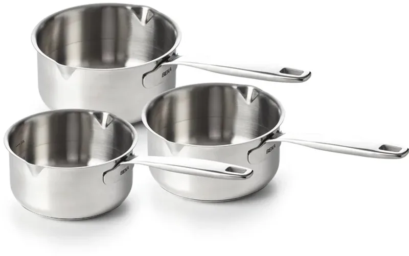 Maestro 3-delige Steelpannen - Ø 16 cm - Ø 18 cm - Ø 20 cm - Sauspannenset 3-delig - Met 2 Giettuiten - RSV - PFAS-vrij - Volumeaanduiding - Geschikt voor inductie & vaatwas by Beka in Chrome – product photo