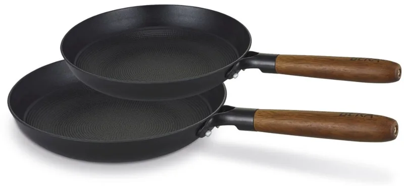 Mandala Koekenpannenset - Koekenpannen 2 Delig Frying Pan Set - Gerecycled Gietijzer Met Acaciahouten Handgrepen - Keramisch PFAS-vrij Anti Aanbaklaag - Ø 24 & 28 cm von Beka in Schwarz – Produktfoto
