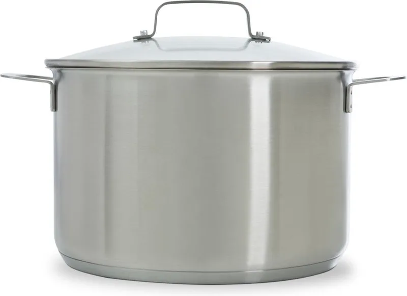 Bistro soeppan 24 cm - 6L - inductie - alle warmtebronnen - tot 230 graden - met glazen deksels - RVS met sandwichbodem - stapelbaar - zonder anti-aanbaklaag - maatverdeling - PFAS-vrij von BK in Silber – Produktfoto