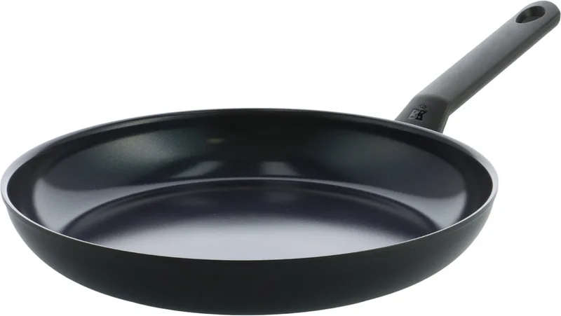 Blue Label Induction Koekenpan 24cm - PFAS-vrije antikleeflaag - Koekenpan inductie - Keramische koekenpan - Ovenbestendig tot 160°C - Koudgrepen by BK in Black – product photo