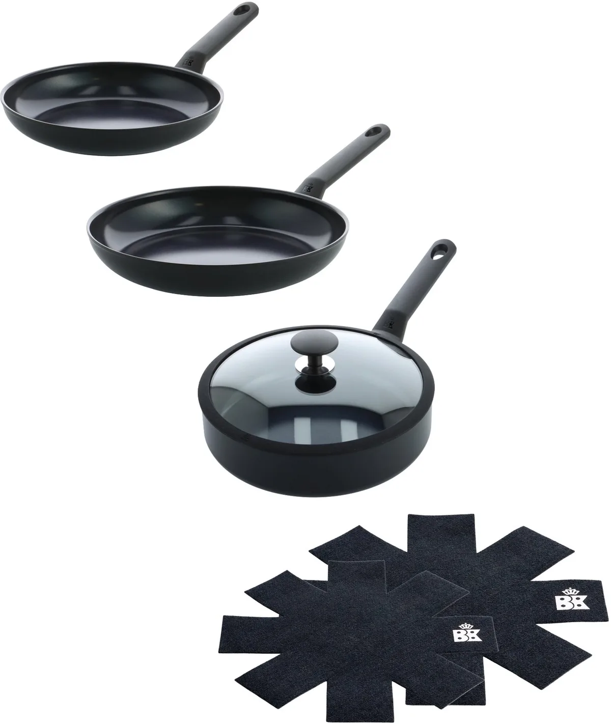 Blue Label Induction Pannenset 3-delig - Koekenpannen 24/28cm - Hapjespan met deksel 24cm - PFAS-vrije antikleeflaag - Pannenset inductie - Keramische pan - Ovenbestendig tot 160°C - Koudgrepen - Met Pannenbeschermers by BK in Black – product photo
