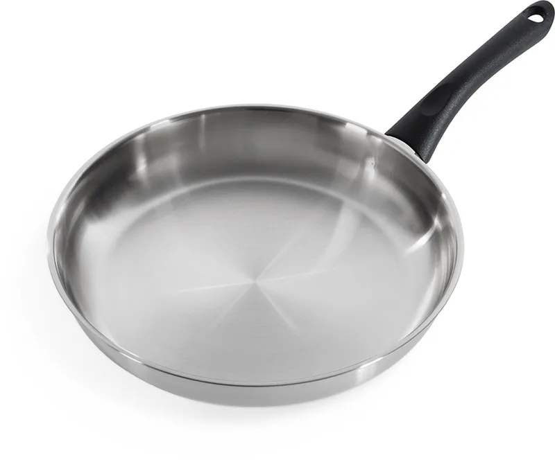 Bold Koekenpan 28cm - Zonder PFAS-vrije antikleeflaag - Koekenpan inductie - RVS bakpan - Ovenbestendig tot 160°C – Koudgrepen - Zonder deksel – Zilver by BK in Silver – product photo