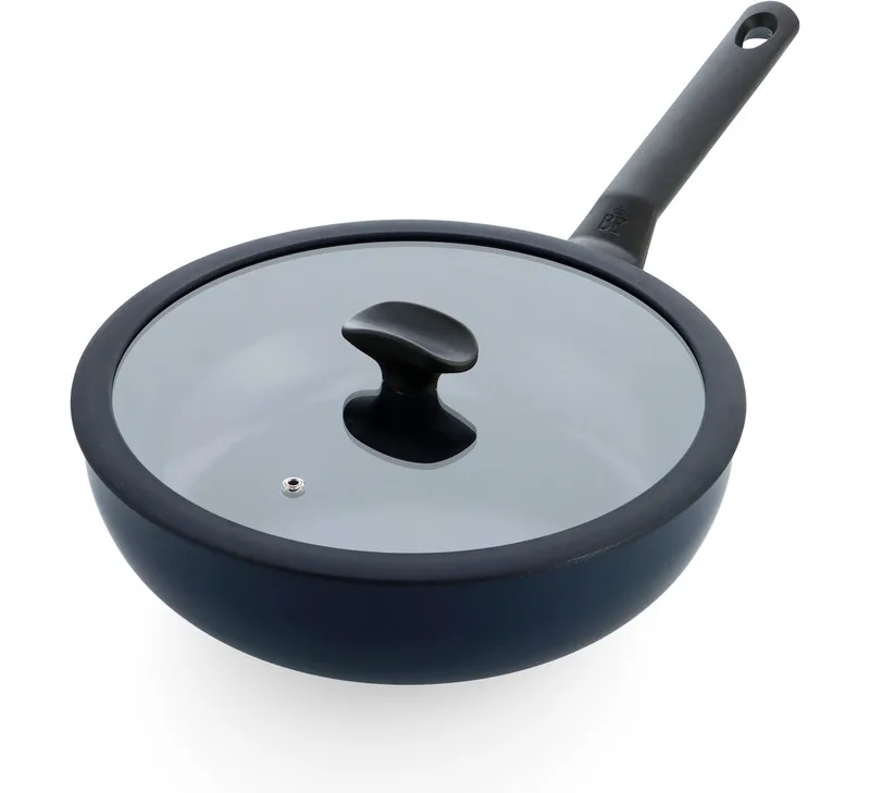 Enjoy Hapjespan 28cm met deksel – 3.4L – PFAS-vrije antikleeflaag – Hapjespan inductie – Keramische pan - Ovenbestendig tot 160°C – Koudgrepen - Met glazen deksel - Oxford Blue von BK in Oxford_blue – Produktfoto