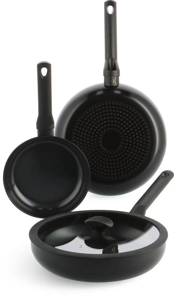 Enjoy Pannenset 3-delig - 20/28cm - 3.4L - PFAS-vrije antikleeflaag - Pannenset inductie - Keramische pan - Ovenbestendig tot 160°C - Hapjespan 28cm met deksel - Koudgrepen - Met glazen deksel från BK i Svart – produktbild