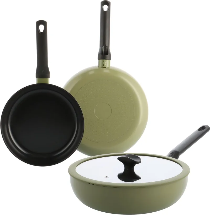 Enjoy Pannenset 3-delig - 24/28cm - 3.4L - PFAS-vrije antikleeflaag - Pannenset inductie - Keramische pan - Ovenbestendig tot 220°C - Hapjespan 28cm met deksel - Koudgrepen - Met glazen deksel - Olijfgroen von BK in Olive_green – Produktfoto