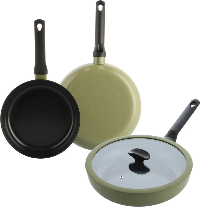 Enjoy Pannenset 3-delig - 24/28cm - 3.4L - PFAS-vrije antikleeflaag - Pannenset inductie - Keramische pan - Ovenbestendig tot 160°C - Hapjespan 28cm met deksel - Koudgrepen - Met glazen deksel - Olijfgroen by BK in Olive_green – product photo
