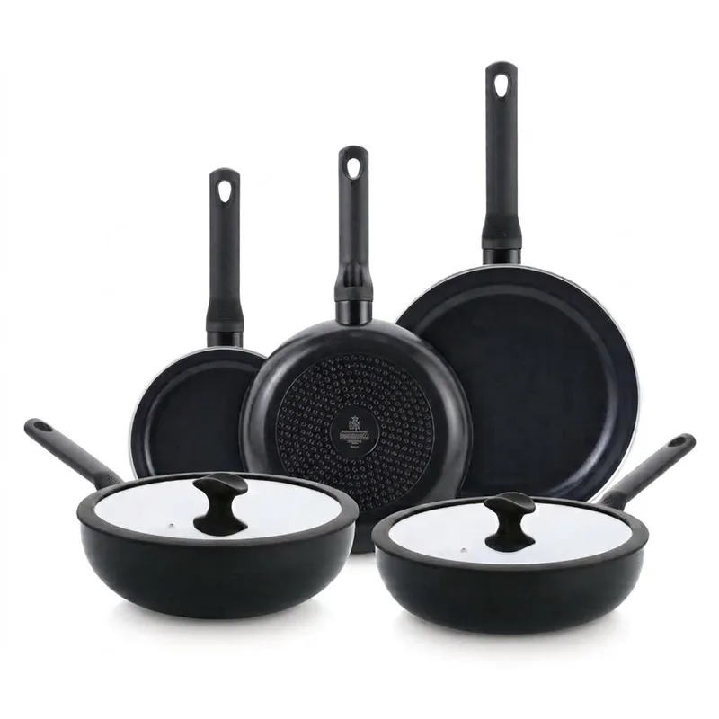 Enjoy Pannenset 5-delig - 20/24/28/28/28 cm - PFAS-vrije antikleeflaag - Inductie pannenset - Koekenpannen 20, 24 & 28 cm + Hapjespan 28 cm + Wokpan 28 cm - Keramische pannen - Ovenbestendig tot 160°C - Met glazen deksels - Koudgrepen - Zwart by BK in Black – product photo