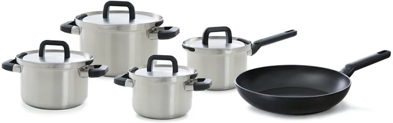 Flow Cool Pannenset 5-delig - 16/18/20/28cm - Zonder PFAS-vrije antikleeflaag - Pannenset inductie - Wokpan inductie - RVS kookpan - Veilig afgietsysteem - Ovenbestendig tot 160°C - Met deksel by BK in Silver – product photo