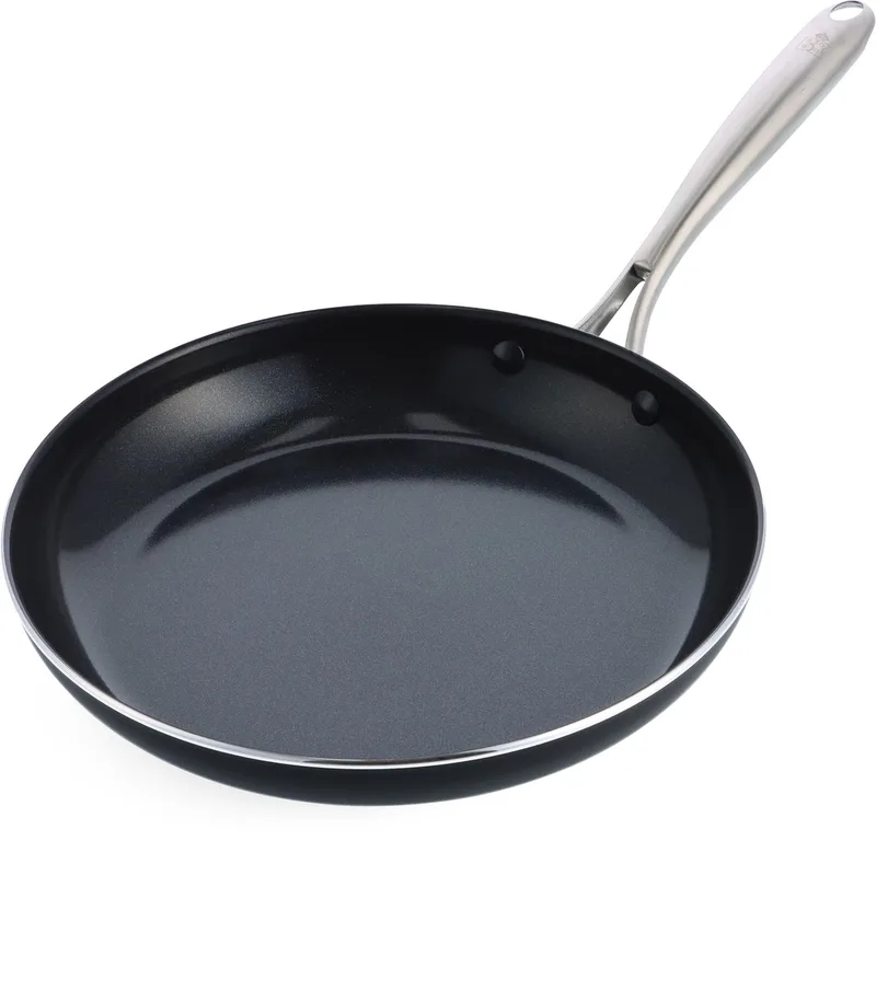 Magma koekenpan 28 cm - PFAS-vrij – Snelle Opwarming – RVS Handgrepen – Ovenbestendig tot 250°C – Inductie & Vaatwasserbestendig by BK in Black – product photo