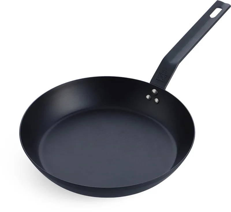 Solid Steel BBQ koekenpan 26cm - plaatstaal - carbon staal - Gietijzer handgreep - ovengeschikt tot 230°C - barbecue - handwas - BBQ set von BK in Schwarz – Produktfoto