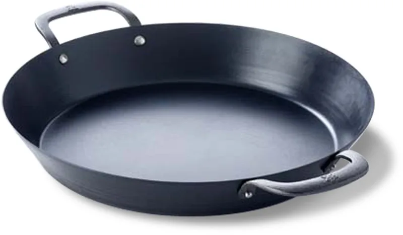 Steel BBQ Paella pan 38 cm - plaatstaal - carbon staal - Gietijzer handgreep - ovengeschikt tot 230°C - barbecue - handwas - BBQ set von BK in Schwarz – Produktfoto