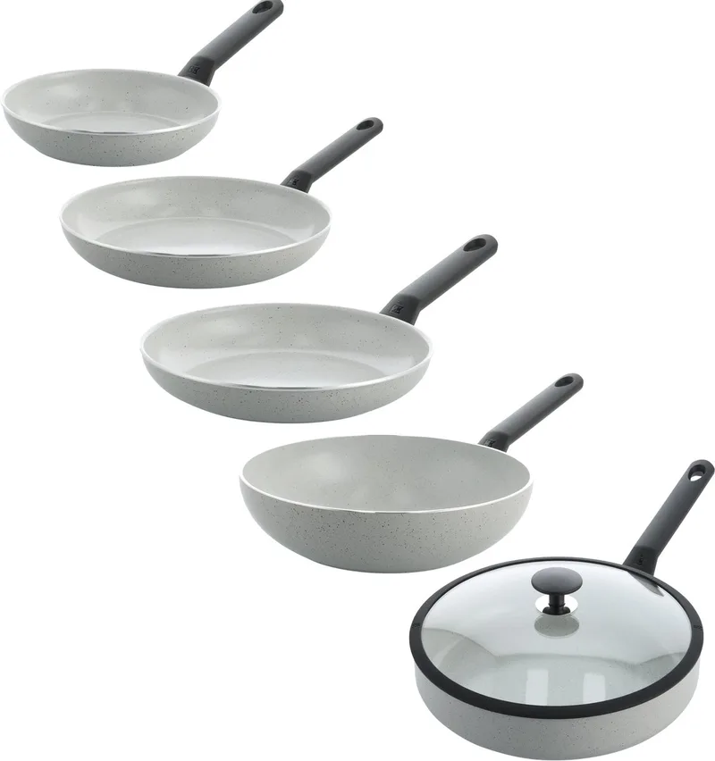 Universe Granite Pannenset 5-delig - 20/24/28/28/28 cm - PFAS-vrije antikleeflaag - Inductie pannenset - Koekenpannen + Hapjespan + Wokpan - Ovenbestendig tot 160°C - Koudgrepen von BK in Grau, Graniet – Produktfoto