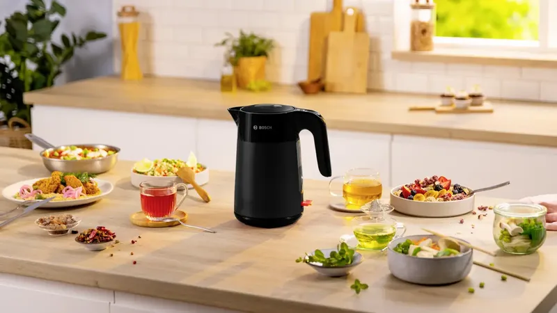 Waterkoker - TWK2M163 - 1.7L - 2400W - Warmhoudfunctie - Verwijderbaar kalkfilter by Bosch in Black – product photo 2 of 2