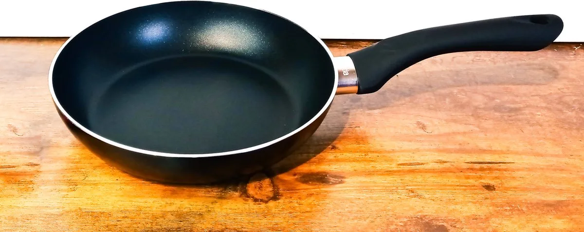 Koekenpan met Antiaanbaklaag - 20 cm från Brabantia i Svart – produktbild