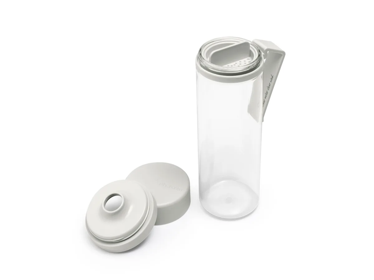 Make & Take waterfles met zeef 0,5 liter light grey van Brabantia – productfoto