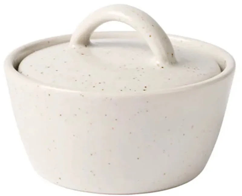 Nordic Vanilla Servies Kom met deksel Ø8 x H6 cm - Bowl with Lid von Broste Copenhagen in Nordic Vanilla Bowl with lid – Produktfoto
