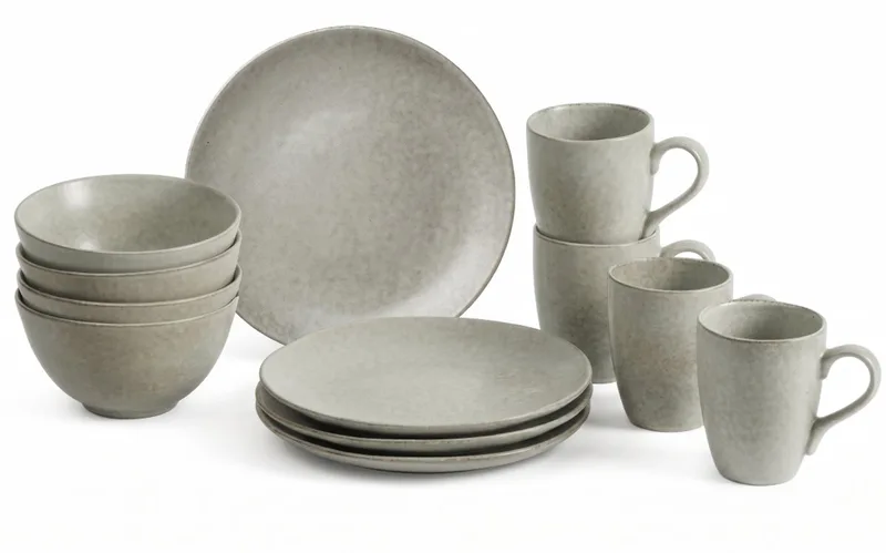 Ontbijtset Nordic Marsh 12-delig / 4 personen - 4 ontbijtborden, 4 kommen en 4 kopjes fra Broste Copenhagen i Grøn – produktbillede