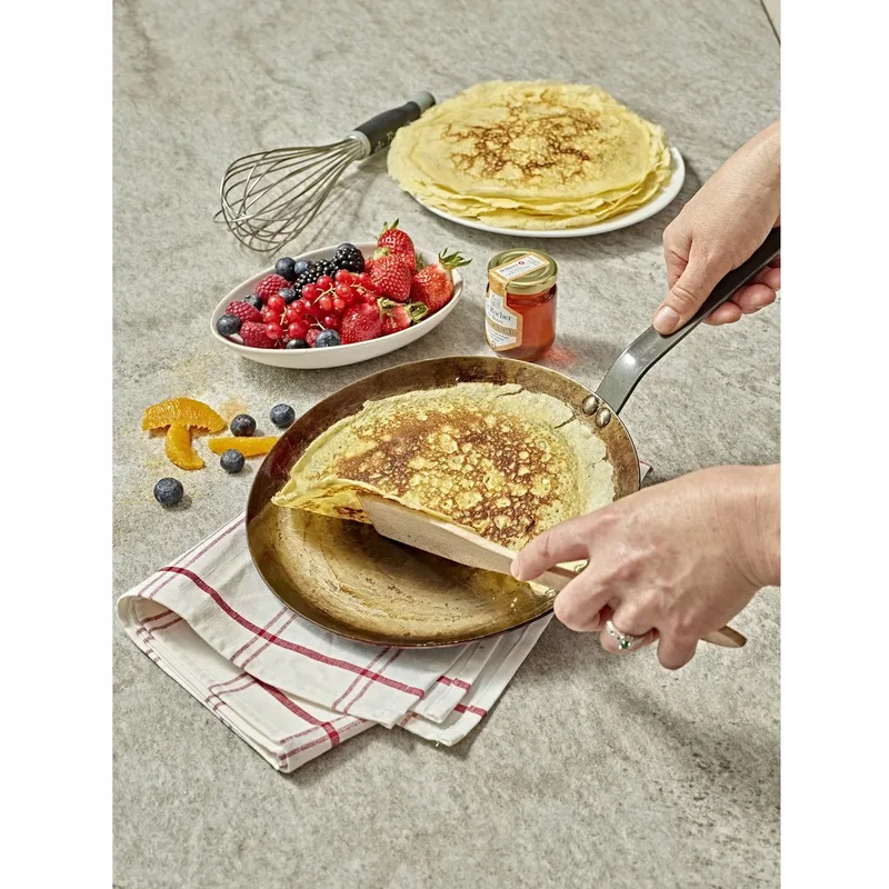 Carbone Plus Crêpepan 26cm - Perfect voor Pannenkoeken by de Buyer in Silver – product photo