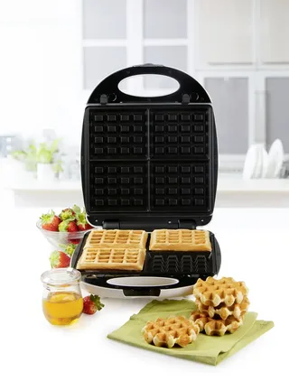 DO9046C Family Croque - Tosti Apparaat – Croque Monsieur toestel - Wafelijzer – 4 tosti’s – 4 wafels by Domo in White – product photo 2 of 3