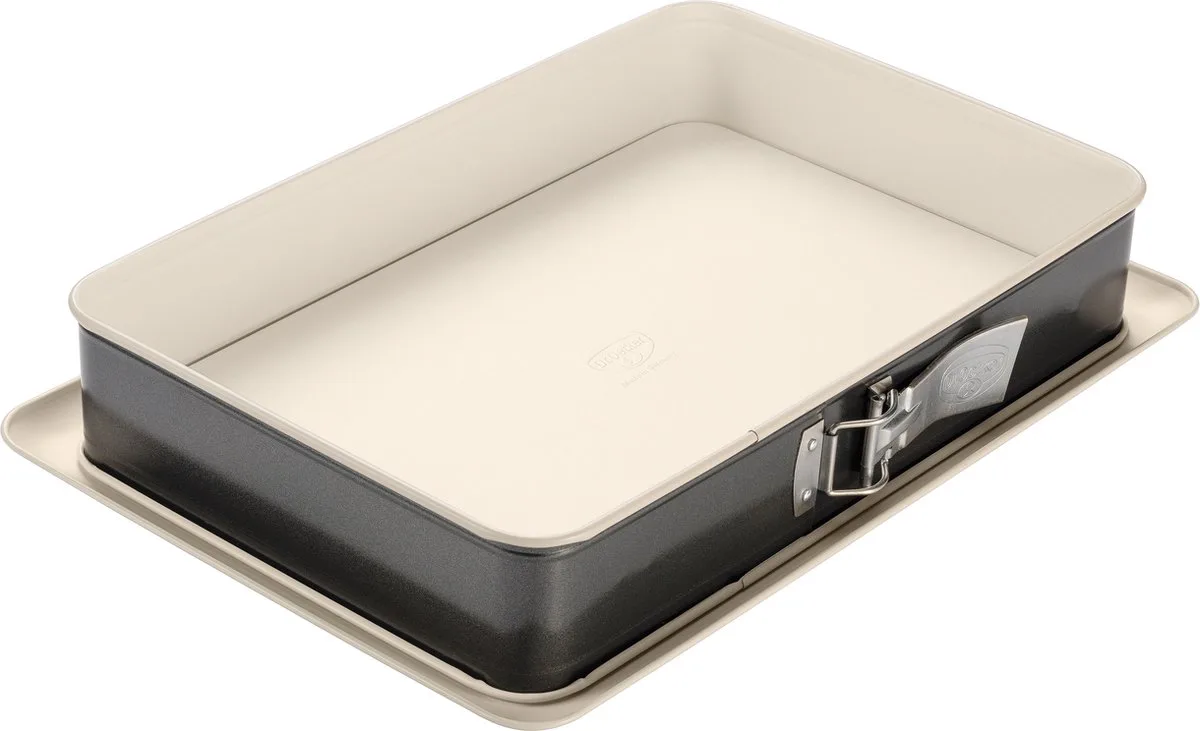 Springvorm Back Trend 38 x 25 cm van Dr. Oetker in Zwart + Beige – productfoto