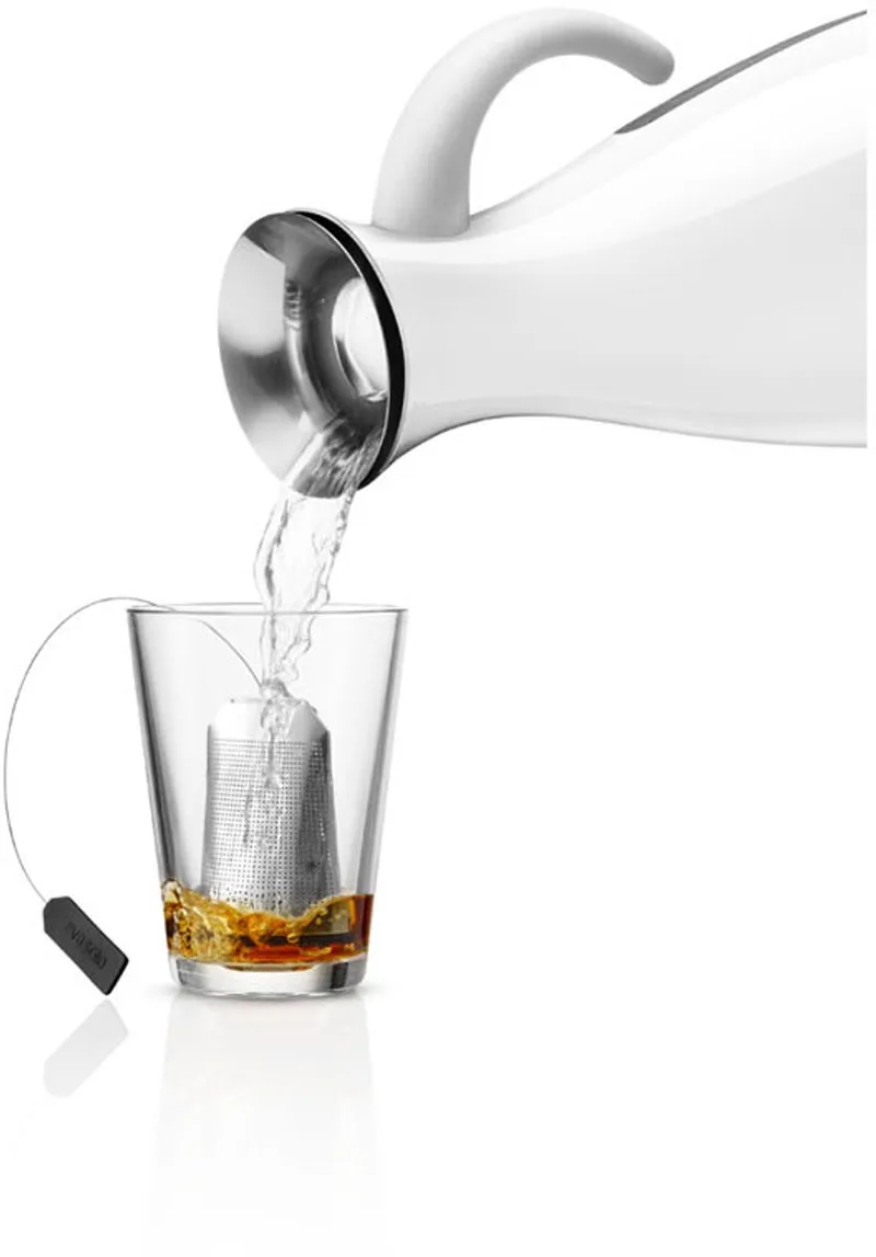Waterkoker 1,5 liter - Roestvast Staal - Kunststof van Eva Solo in Wit – productfoto