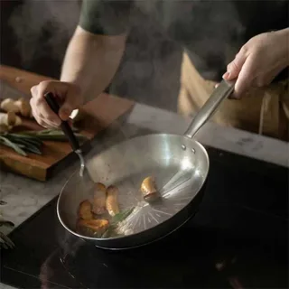 Koekenpan All Steel Pure - Pan voor alle Kookplaten - Koekenpan 24 cm - Ceratec™ Antiaanbaklaag - Pannen von Fiskars in Rvs – Produktfoto 5 von 6