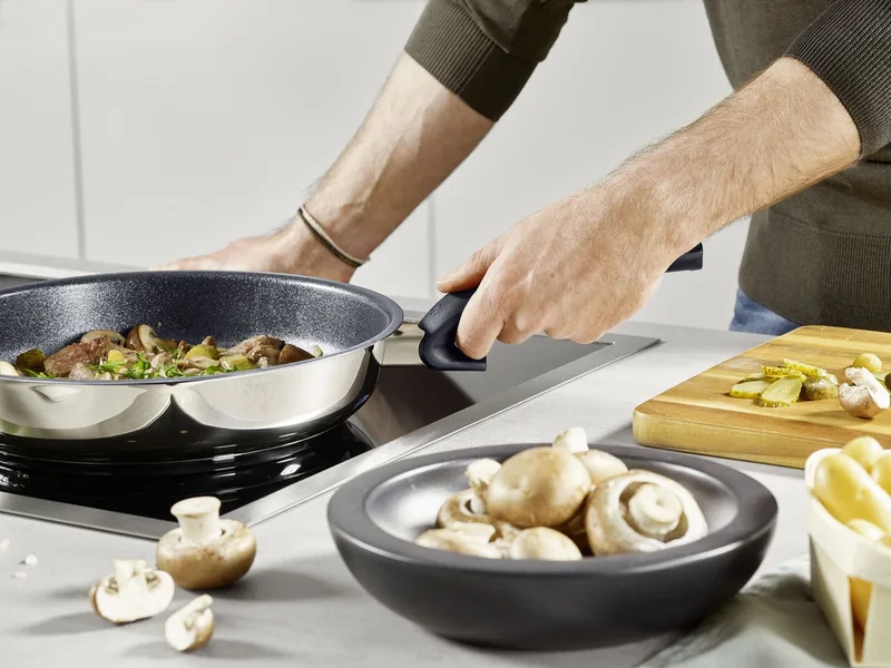 Adamant Premium Koekenpan - 28cm by Fissler in Grey – product photo 2 of 3