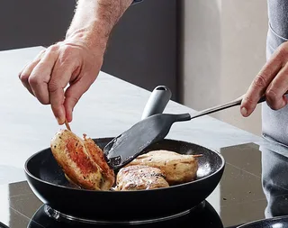 Essential Koekenpannenset, 24+28cm by Fissler in Black – product photo 3 of 5