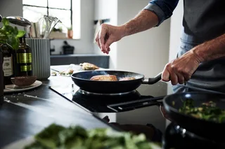 Essential Koekenpannenset, 24+28cm by Fissler in Black – product photo 2 of 5
