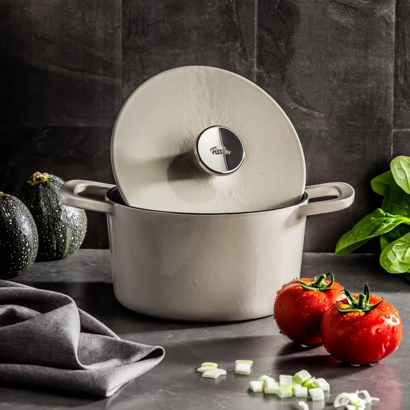 Moments Kookpot - Gietijzer - Ivory White - 20cm by Fissler in Ivory wit – product photo