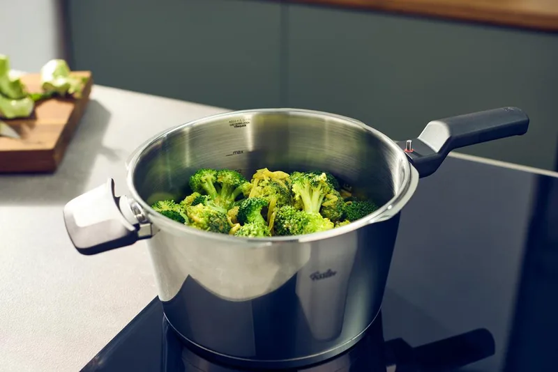 Vitaquick Elemental Snelkookpan Saliegroen 6 Liter – Inductie Geschikt von Fissler in Rvs – Produktfoto 3 von 5