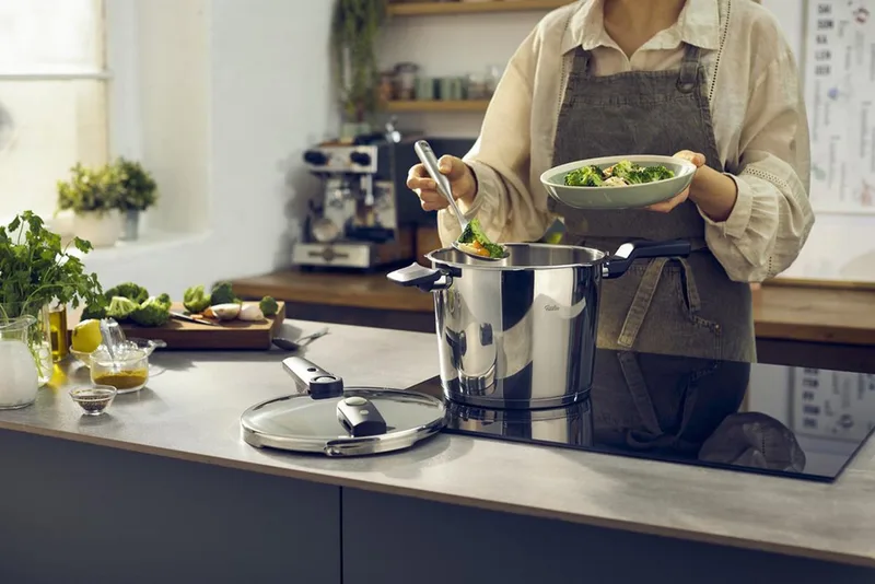 Vitaquick Elemental Snelkookpan Saliegroen 6 Liter – Inductie Geschikt von Fissler in Rvs – Produktfoto 2 von 5