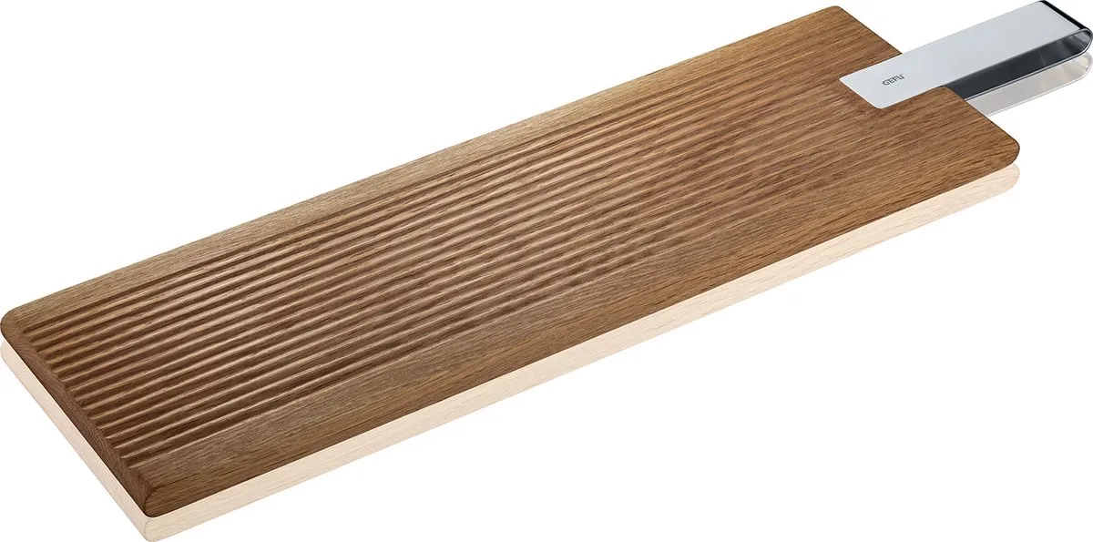TAVOLO serveerplank large – eikenhout – met RVS handgreep van GEFU in Bruin – productfoto
