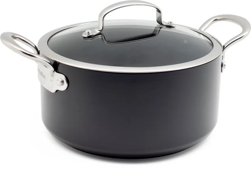 Barcelona Aluminium Kookpan Ø 20 cm - 3.1L – PFAS-vrij – Inductie Kookpan – Ovenbestendig tot 220°C – Vaatwasserbestendig – Snelle opwarming – RVS handgrepen - Met deksel - Zwart från GreenPan i Svart – produktbild