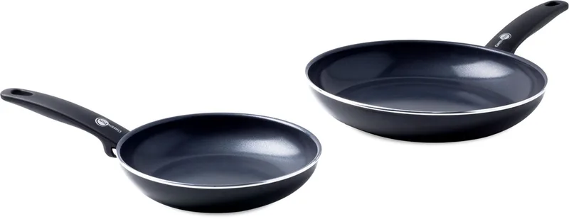 Cambridge Koekenpannenset 2-delig - 20/28cm - PFAS-vrije antikleeflaag - Pannenset inductie - Keramische pan - Ovenbestendig tot 180°C - Koudgrepen - Zwart by GreenPan in Black – product photo