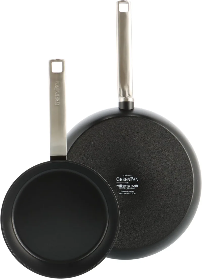Evolution Pannenset 2-delig - 20/28cm - PFAS-vrije antikleeflaag - Inductie pannenset - Keramische pan - Ovenbestendig tot 200°C - RVS handgrepen - Zonder deksel - Zwart by GreenPan in Black – product photo