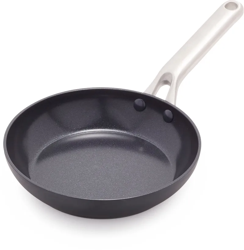 Omega keramische inductie koekenpan zonder deksel 20cm - PFAS-vrij - Inductie pan - Inductie koekenpan - Vaatwasserbestendig - Ovenbestendig tot 200°C - Krasbestendig - Stapelbaar - Aluminium - Zwart by GreenPan in Black – product photo