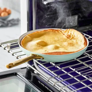 Padova Keramische Antiaanbaklaag Koekenpannenset 2-delig - Ø 20-26cm - PFAS-vrij - Inductie pannenset - Inductie Koekenpan - Inductie koekenpan - Ovenbestendig tot 200°C - Vaatwasserbestendig - RVS handgrepen - zonder deksels - Muntgroen van GreenPan in Mint Green – productfoto 5 van 6