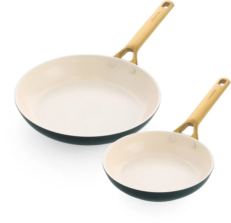 Padova Koekenpannenset - Keramisch - 2-delig - 20 en 26cm - PFAS-vrij - Inductie koekenpannenset - Ovenbestendig tot 200°C - Vaatwasserbestendig - RVS handgrepen – Dennengroen fra GreenPan i Pine Green – produktbillede 1 af 6