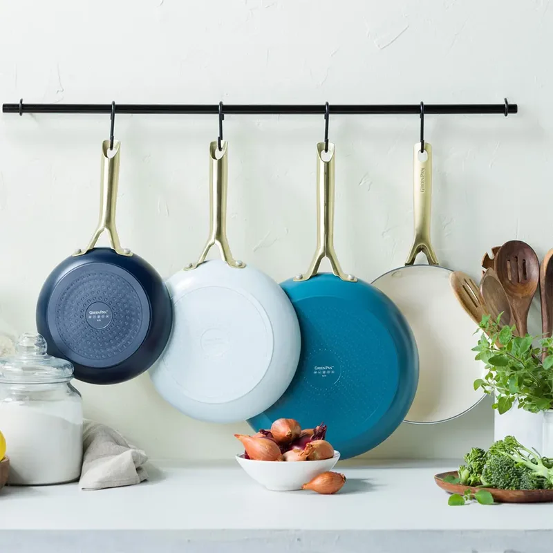 Shades Koekenpannenset 3-delig - 20/24/28cm - PFAS-vrije antikleeflaag - Pannenset inductie - Keramische pan - Ovenbestendig tot 220°C - Zonder deksel från GreenPan i Coastal – produktbild 2 av 6