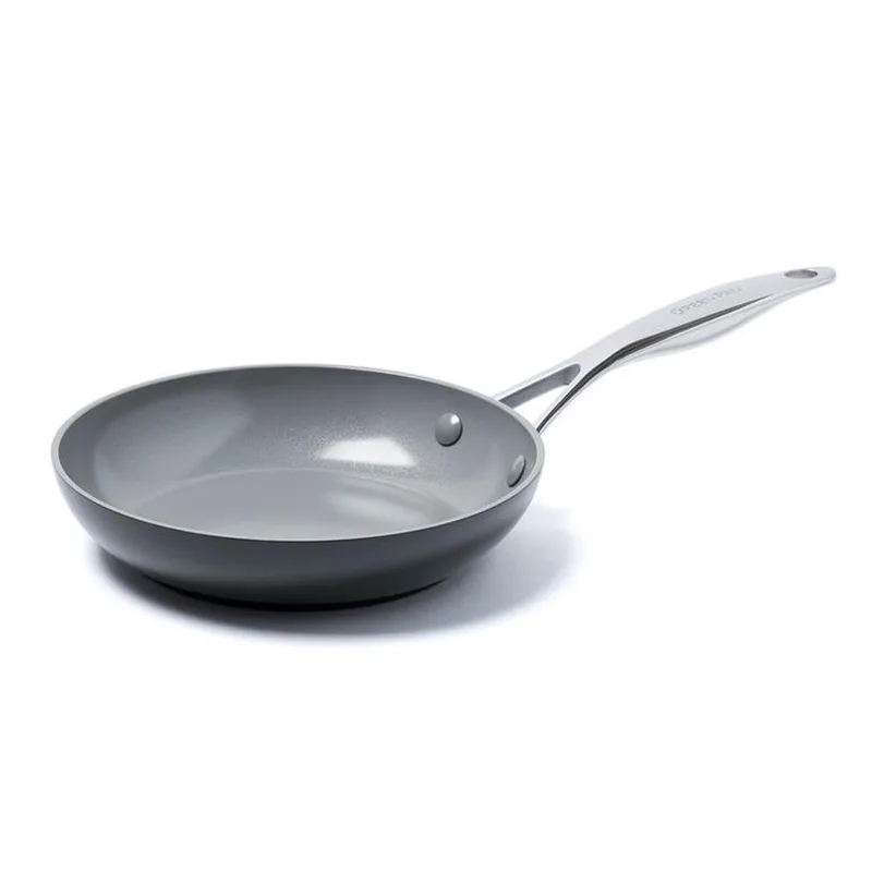 Venice Pro Aluminium Koekenpan Ø 20cm – PFAS-vrij - Inductie – Ovenbestendig tot 220°C – Vaatwasserbestendig – Snelle opwarming – RVS handgrepen - Zwart by GreenPan in Grey – product photo
