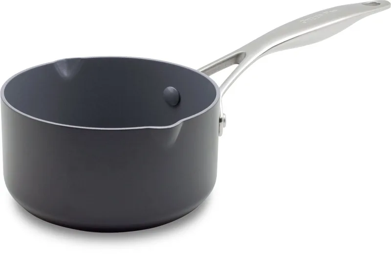 Venice Pro Aluminium Steelpan met 2 schenktuiten Ø 16cm - 1.6L – PFAS-vrij - Inductie – Ovenbestendig tot 220°C – Vaatwasserbestendig – Snelle opwarming – RVS handgrepen - Zwart by GreenPan in Grey – product photo