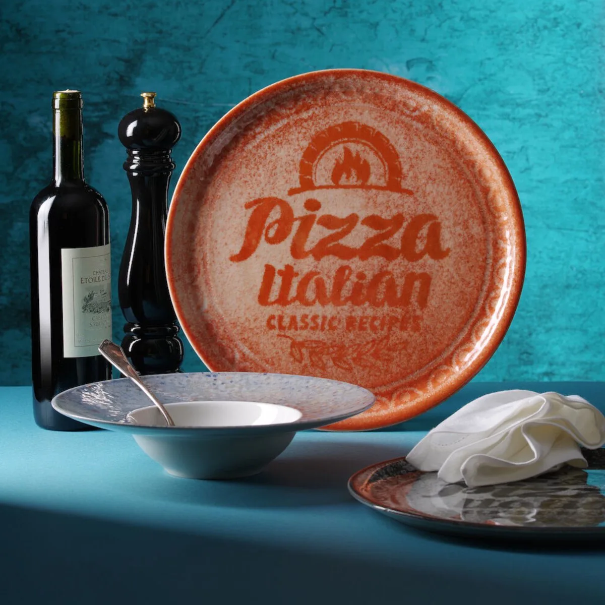 Pizzabord – Geglazuurd Porselein – Baksteenrood – Ø330 mm – Vaatwasmachinebestendig fra Hendi i Rød – produktbillede