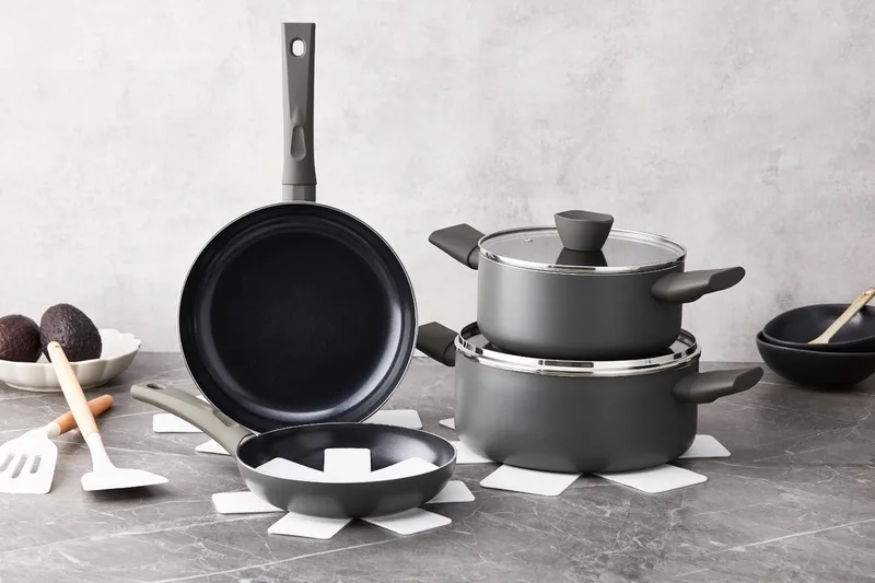 Avon Pannenset Inductie - Keramisch - 12 Delig - PFAS, PTFE Vrij - Alle warmtebronnen de ISENVI en Anthracite – photo produit