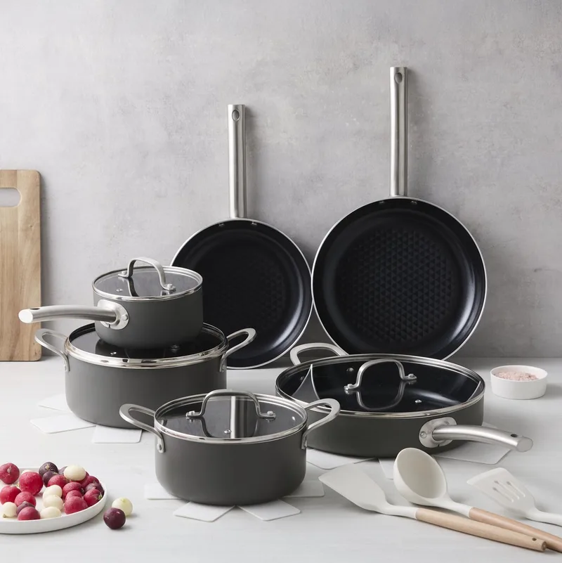 Murray Chef Maison Pannenset 15 Delig - RVS grepen - Keramisch - 100% PFAS, PTFE vrij - 100% duurzaam - Unieke Antiaanbaklaag - Non-stick bodem - Vaatwasbestendig - Geschikt voor alle warmtebronnen inclusief inductie von ISENVI in Anthrazit – Produktfoto