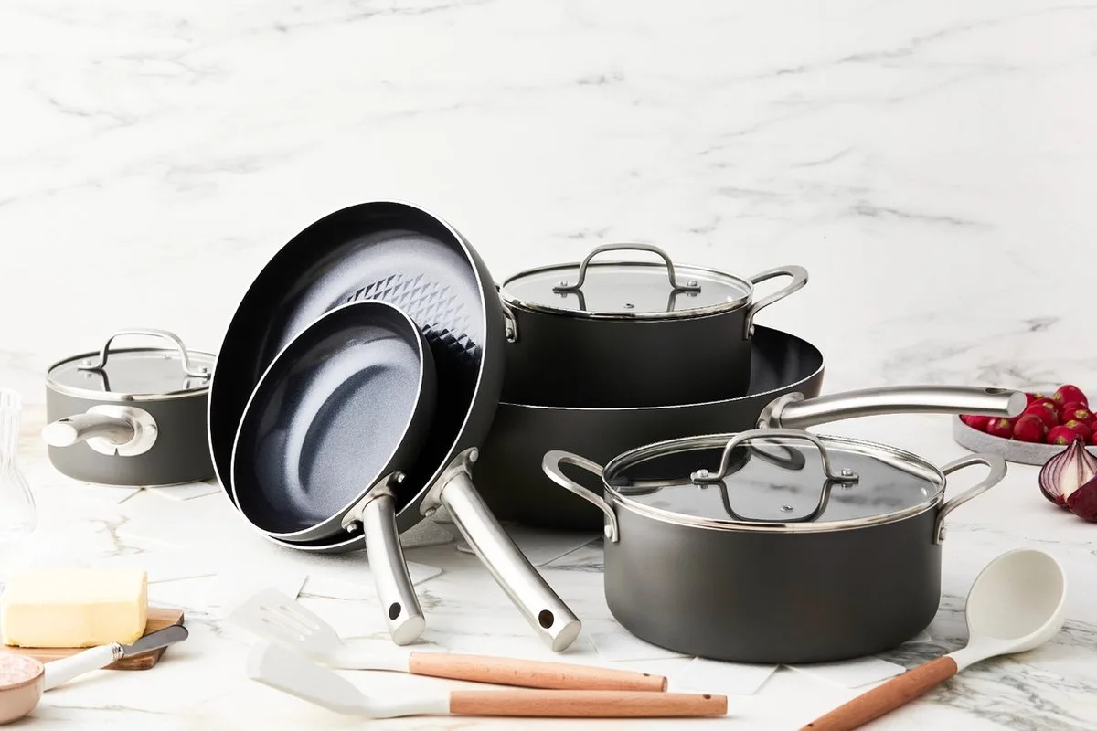 Murray Compleet Pannenset 16 Delig - RVS grepen - Antraciet - Keramisch - 100% PFAS, PTFE vrij - 100% duurzaam - Unieke Antiaanbaklaag - Non-stick bodem - Vaatwasbestendig - Geschikt voor alle warmtebronnen inclusief inductie by ISENVI in Anthracite, Rvs – product photo