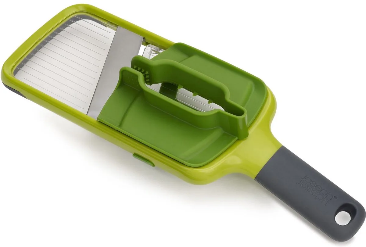 Multi-Grip Mandoline – Groente- en Fruitsnijder – 3 Snijdiktes – Veilige Vingerbescherming van Joseph Joseph in Groen – productfoto