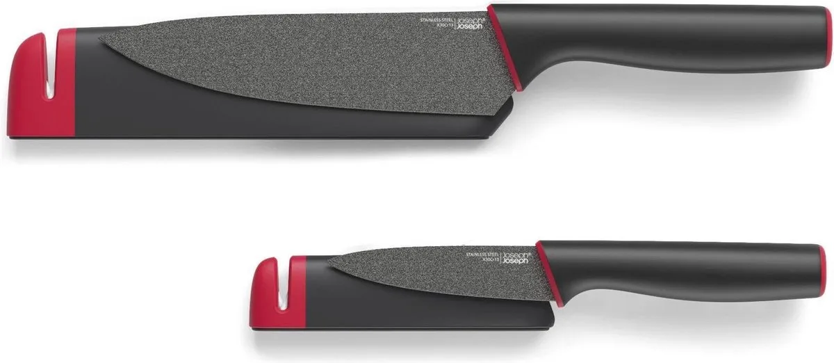 Slice&Sharpen Messen met Koksmes, 6 inch en schilmesje 3,5 inch - Zwart/Rood van Joseph Joseph in Zwart – productfoto