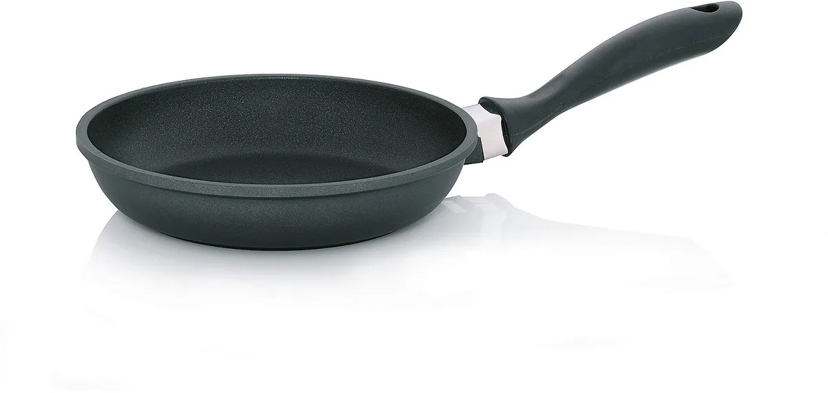 Koekenpan 20 cm van Kela in Zwart – productfoto