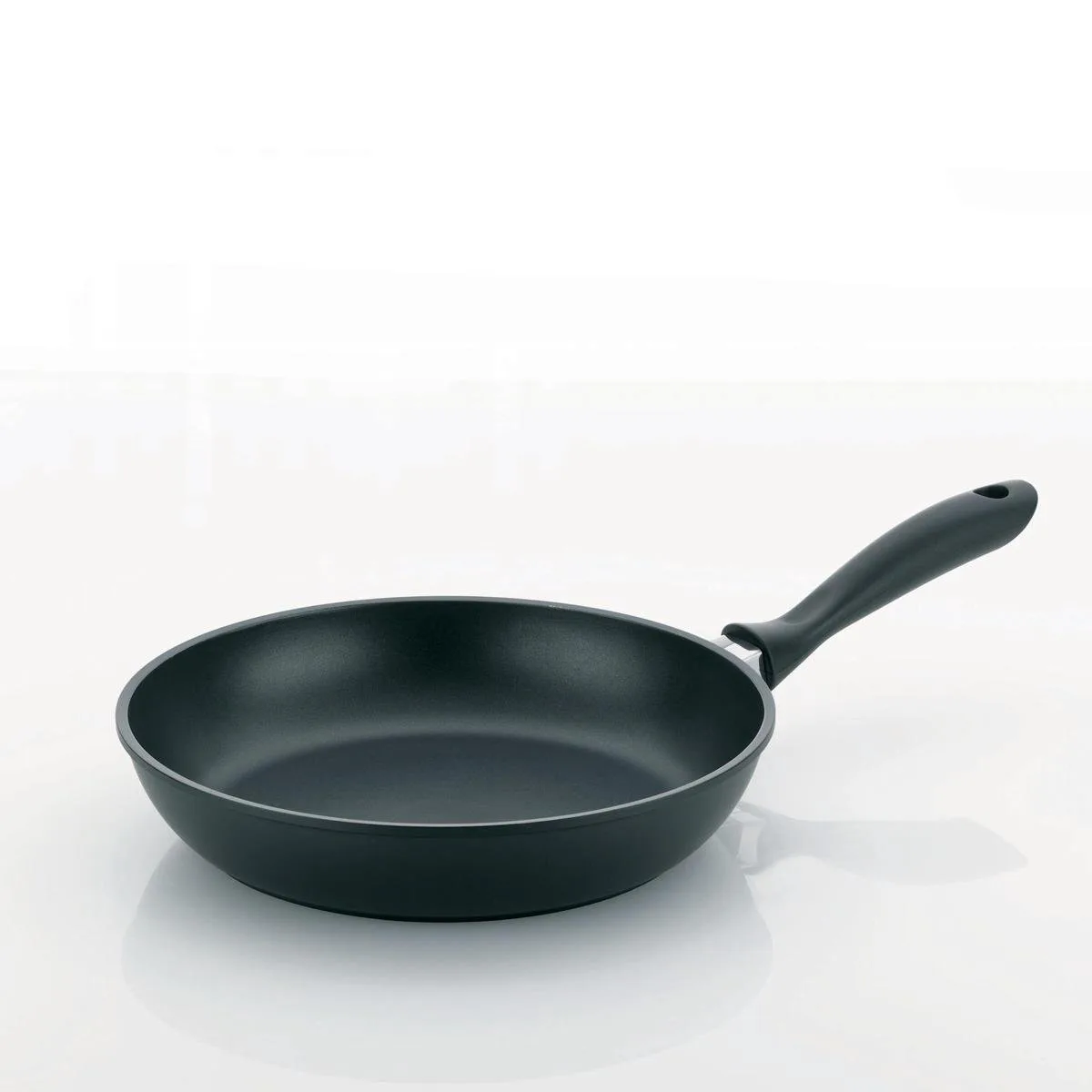 Koekenpan 28 cm van Kela in Zwart – productfoto
